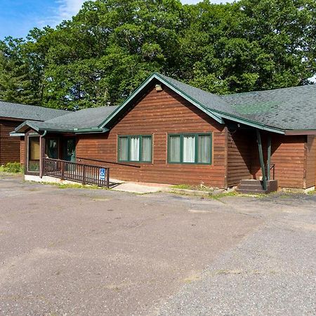 Twelve Pines Resort - South Lodge With Private Pier On Catfish Lake Eagle River Εξωτερικό φωτογραφία