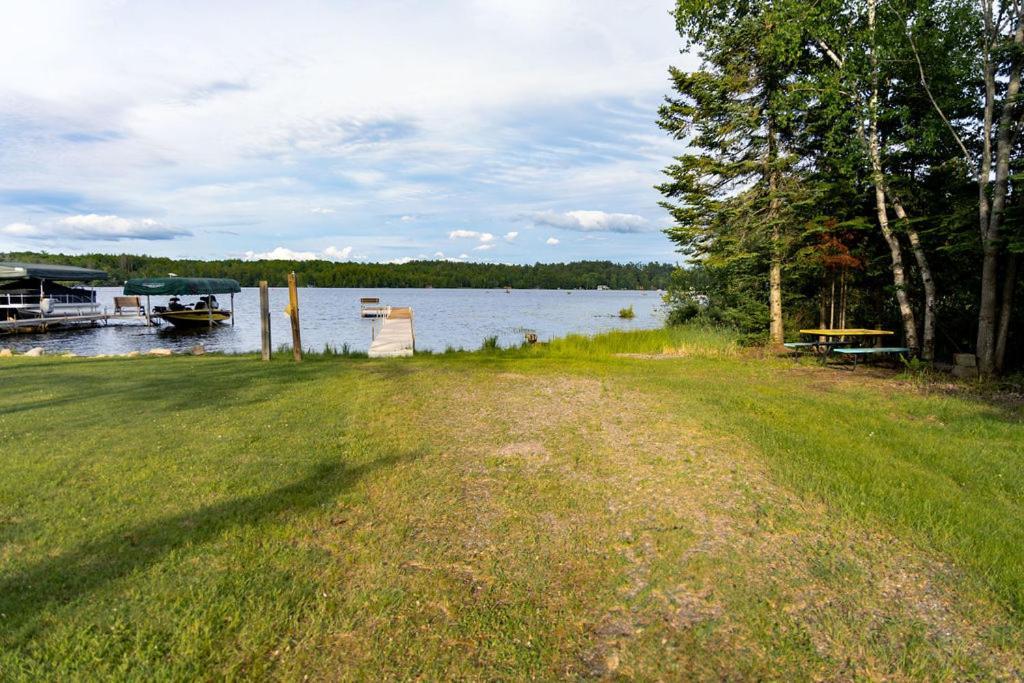 Twelve Pines Resort - South Lodge With Private Pier On Catfish Lake Eagle River Εξωτερικό φωτογραφία